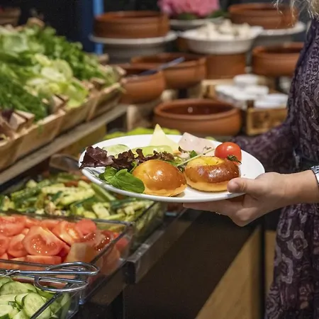 Grand Sapphire Hotel