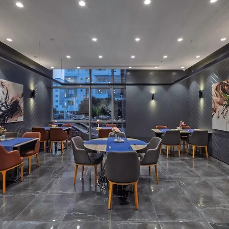 Grand Sapphire Hotel