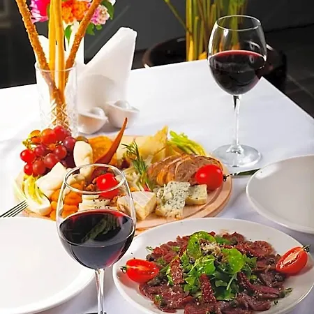 Hotel Grand Sapphire 4*